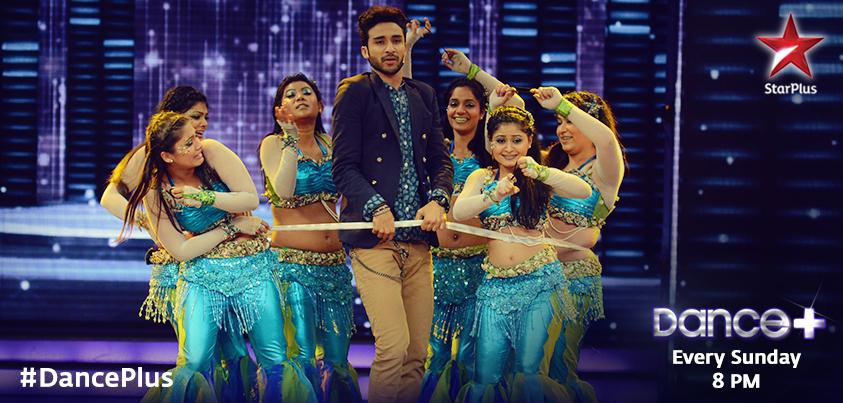 StarPlus's tweet image. .@TheRaghav_Juyal has great marketing skills! Are you watching him sell his unique products on #DancePlus?