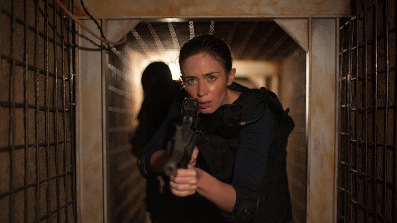 filmilife's tweet photo. Emily Blunt Movie Review : ‘Sicario’ (2015) - http://t.co/Le0MXsGJBj http://t.co/FJZQ01AIsE