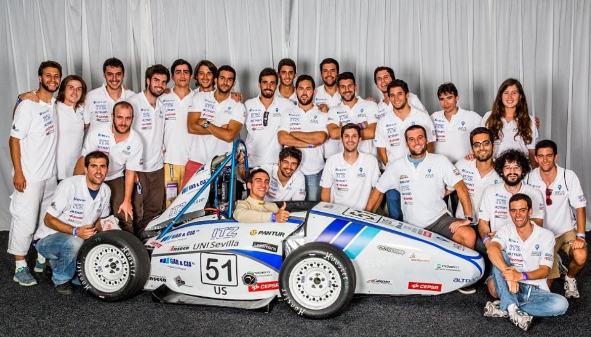 unisevilla's tweet photo. ¿Quieres formar parte de este equipazo? Reunión informativa en @ETSIngenieria 🚗💨 http://t.co/bATsRbehS0 http://t.co/iICPuLZ5OJ