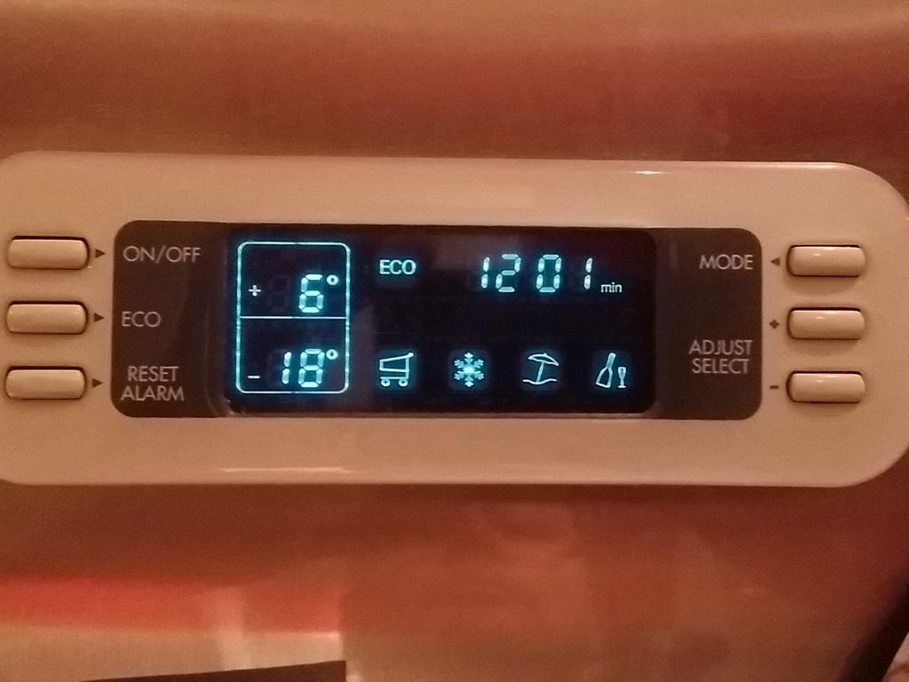danway's tweet photo. Never understood the front of my fridge! I just want cold stuff not a beach party! #BadDesign #HCISussex http://t.co/GHZDY4egbq