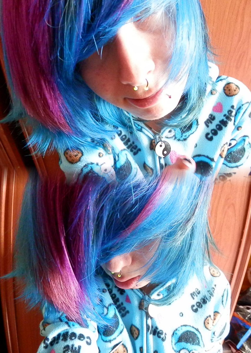 4narkobarbie's tweet image. @WikiAzul_