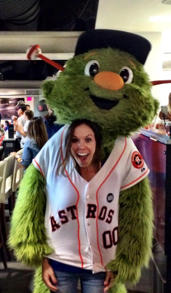 lthompson58's tweet photo. Orbit turned @terilynn164 into an @astros fan! #Astros #orbit #boorangers http://t.co/Gxyd6Qk7H5