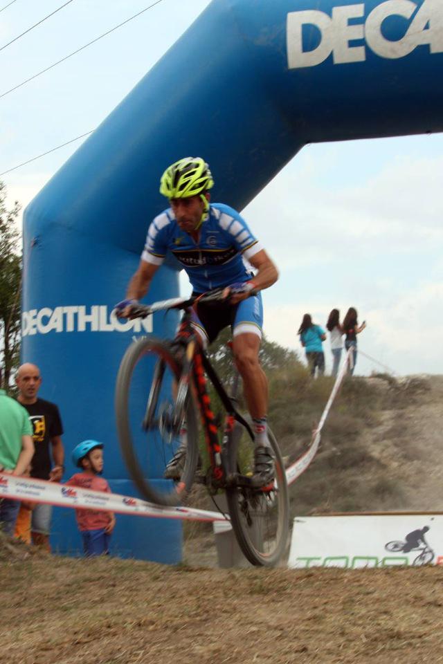 LFigols's tweet photo. 2H resistència masies de roda 2posició màster 40 amb el company PIBE! @altitudbikes http://t.co/gz5qPQPNUF