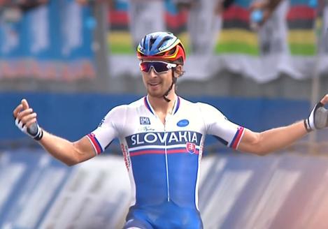 fabiobec94's tweet photo. @petosagan Complimenti Peter! CAMPIONE DEL MONDO #finalmente #ilpiùforteditutti #magliairidata #eraora http://t.co/llFNBtfm6u