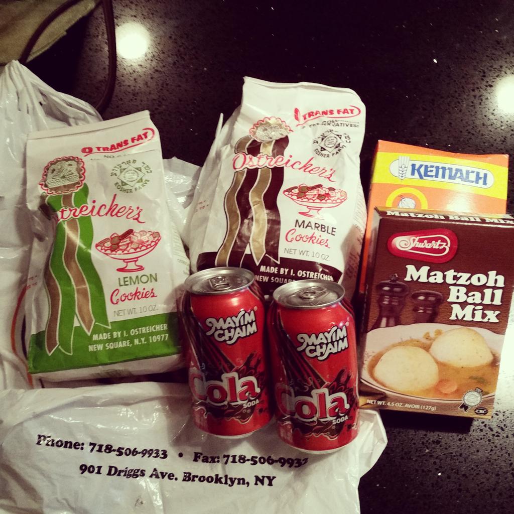 AChangeOfTune's tweet photo. Bonus #HMAF moment: @BudCarroll giving me a bag of Jewish noms. You're a real chaver, Bud! (That's Yiddish for bro.) http://t.co/JkASO0ucd8