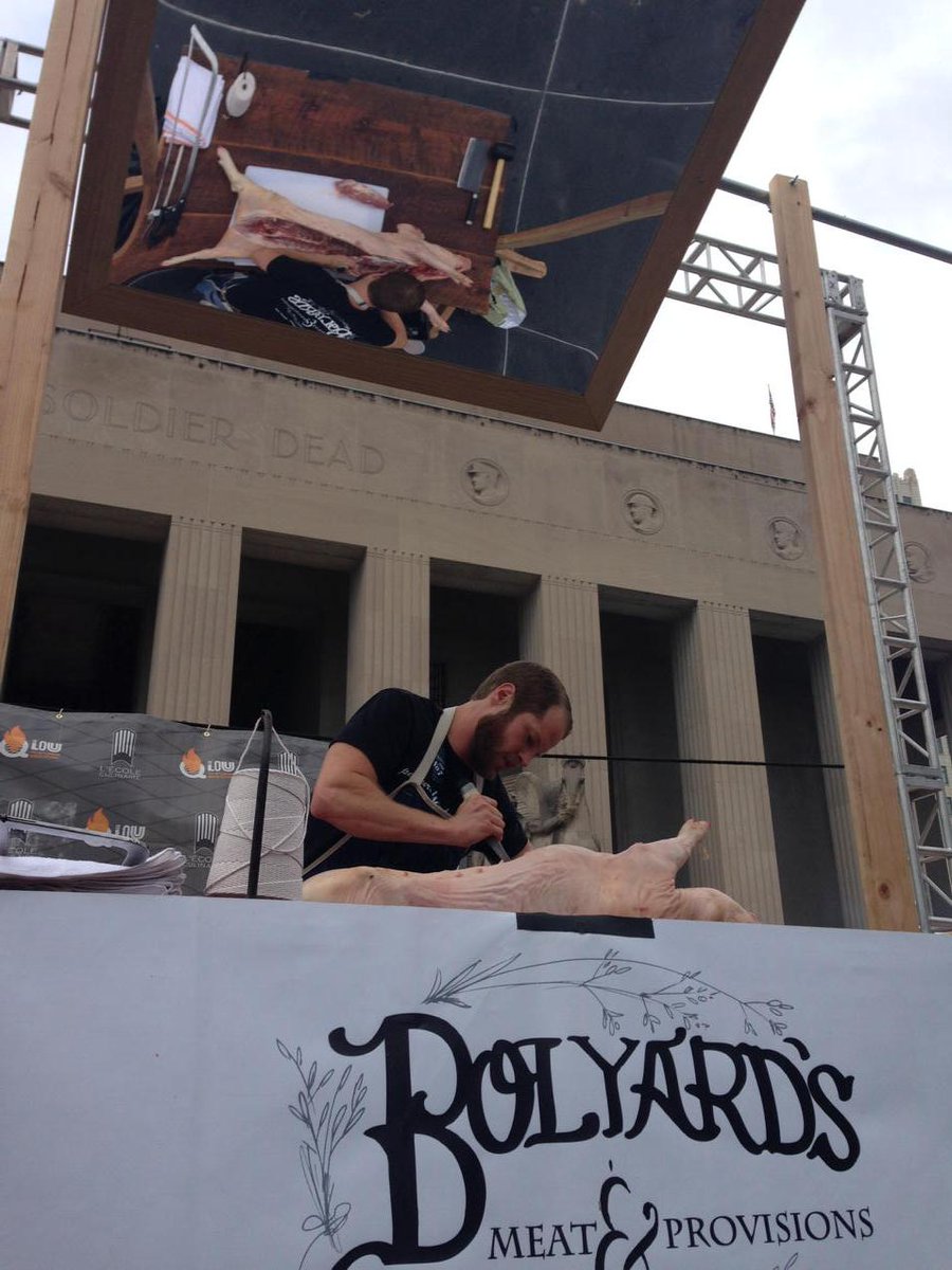 It's Chris Bolyard butchering a pig @QintheLouSTL we'll throw it into an <a href="/OleHickoryPits/">Ole Hickory Pits</a> then eat it!