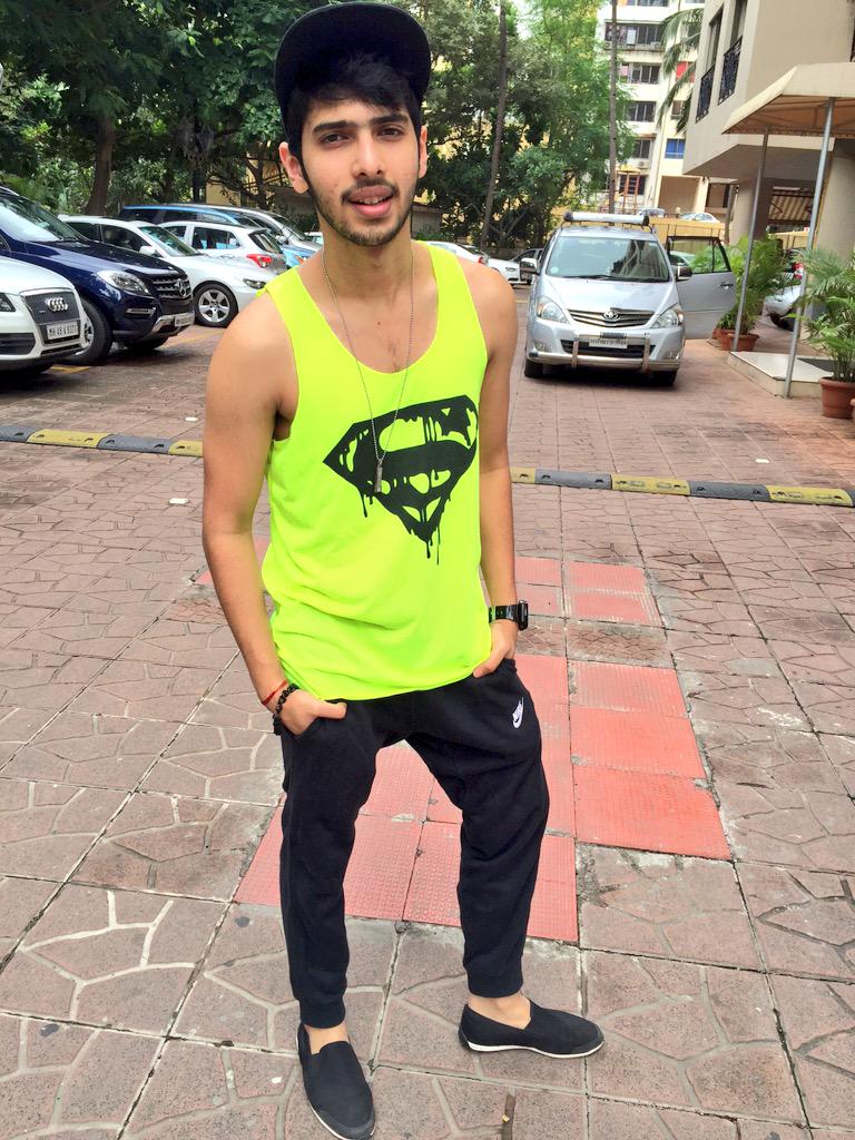 Happy birthday Lilly @IISuperwomanII .. Here's your Superman 🌹, image size:768x1024