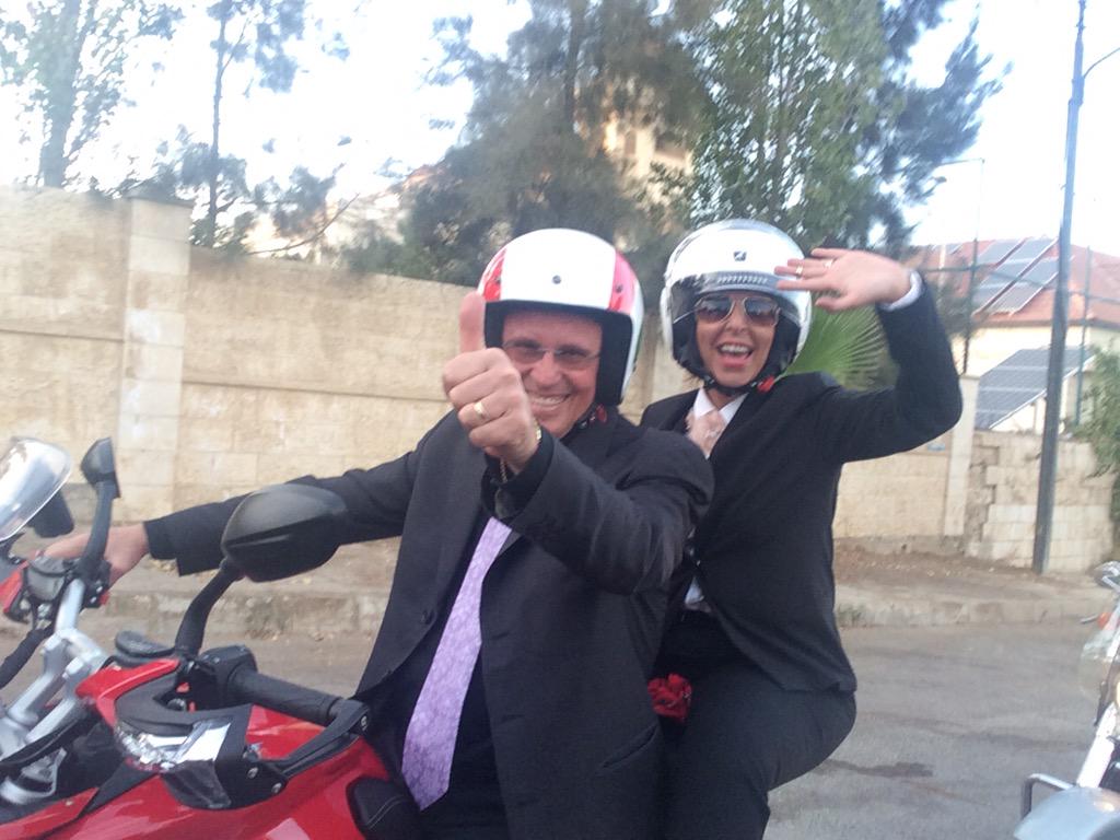 farisalahmad76's tweet photo. يقام هذا الرايد في اكثر من ٤٠٠ مدينة حول العالم لتوعية الناس عن سرطان البروستات 
#DGRAmman #MotoGuzziJO http://t.co/glcYhLBY4E