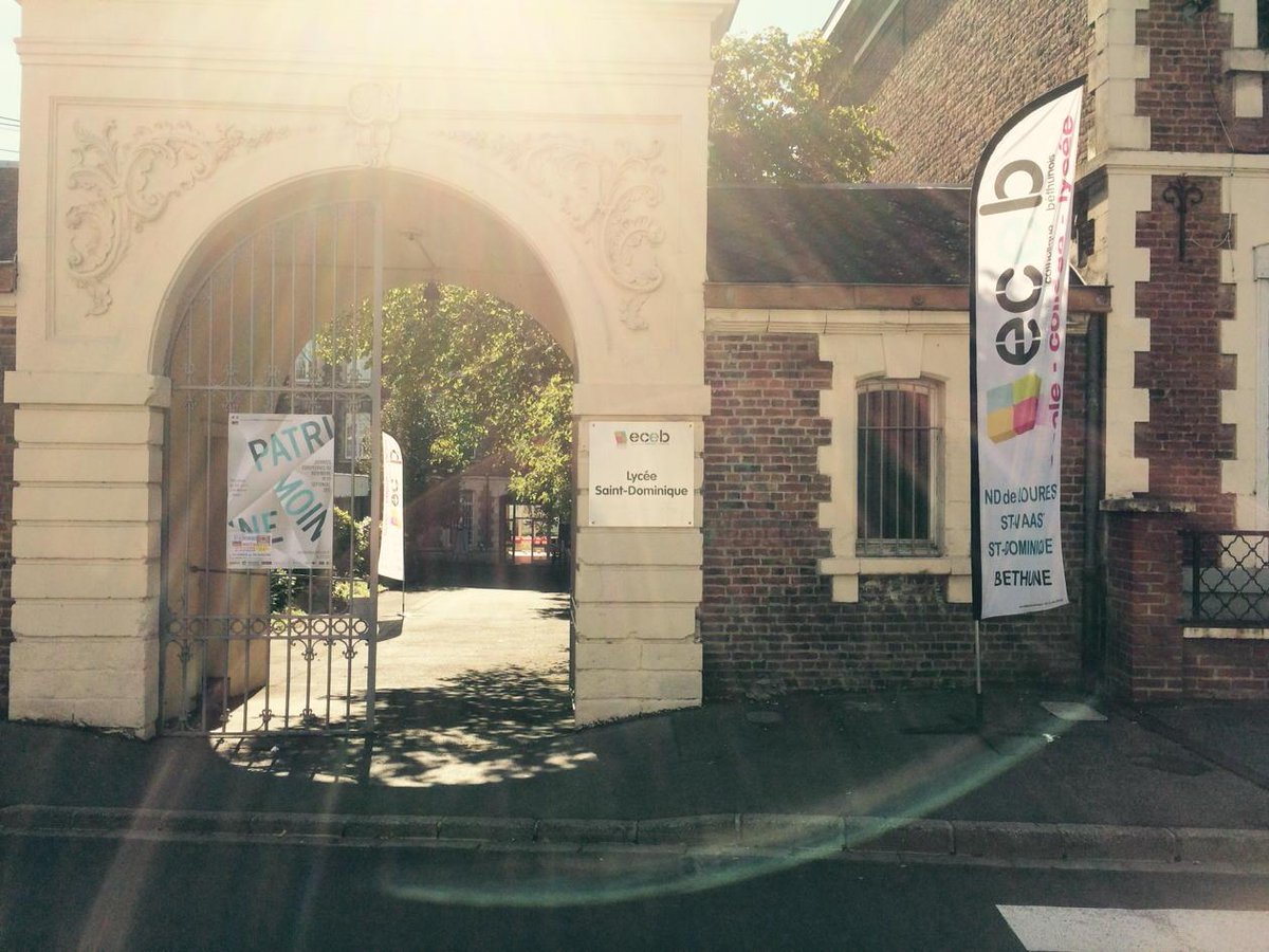 Stdo_lycee's tweet photo. Le lycée ouvre ses portes à l'occasion des journées du patrimoine le dimanche 20 septembre http://t.co/rFMST12vtC