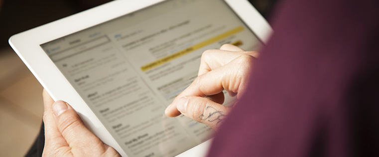 HubSpot's tweet photo. 18 of the best email subject lines you've ever read:  http://t.co/GZxhH4qIzA <-- but really 😍 http://t.co/k7cmG6pBxX