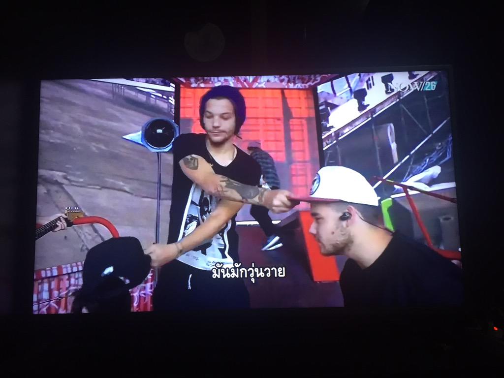 facesonfilme's tweet photo. facesonfilme: AlgigiceC: RT juthanazmz: #ความวันดี 555555 กูสงสารคนดูแล ....
#1DWatchingParty1DTH
#EMABiggestFa… https://t.co/DK4et8a25o