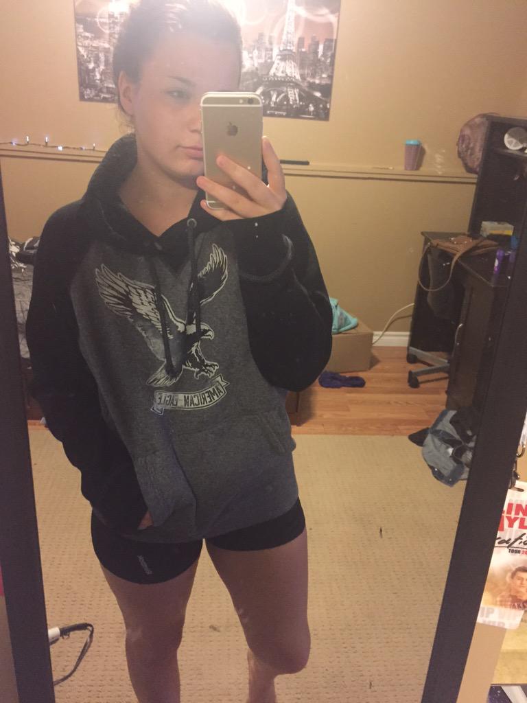 bonnienadjiwan's tweet image. thx for leaving ur sweater at my house @schmittyjr1 . looks better on me tho #mightkeepit