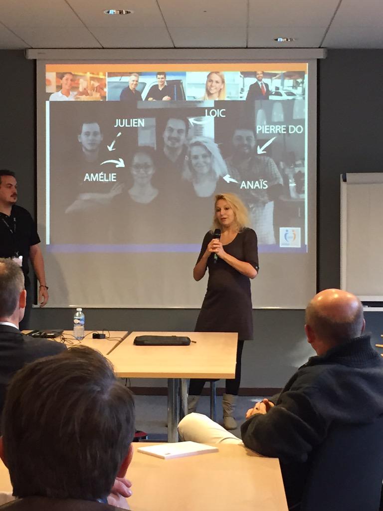 BeautyFrenchTec's tweet photo. Pitch 5 : mon artisan et moi.Une application qui partage l'information : avis, bon plan, recommandation #HackChartres http://t.co/1OX51Ra8Vx