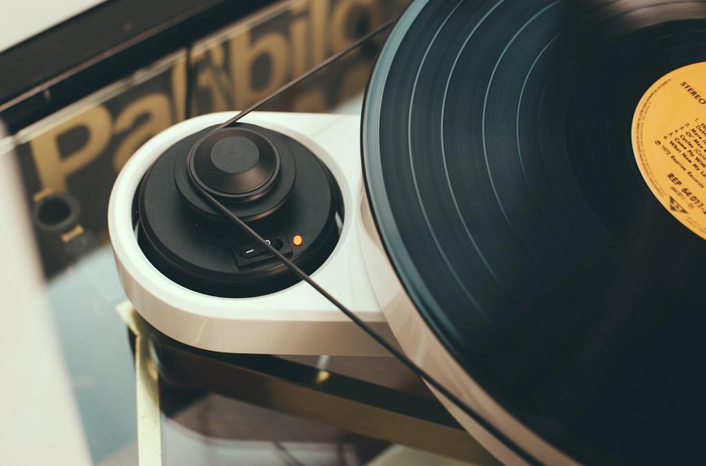 The <a href="/projectaudiocan/">ProJectAudioCAN</a> #RPM3 in white - gorgeous design w exceptional sound. #vinyl #audiophile #turntable #turntables