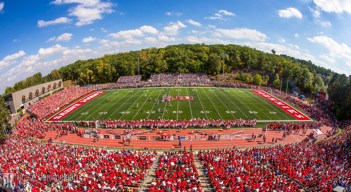 bracehemmelgarn's tweet photo. Another shot from the record crowd of 17,327 yesterday afternoon for the #JohnnieTommie game in Collegeville. http://t.co/UtlfhWk2rC