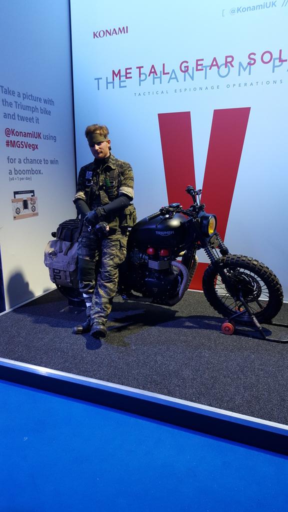 WarGAZhmm's tweet photo. Just casually waiting around as you do #metalgearsolidsnake http://t.co/fsvBylXjql
