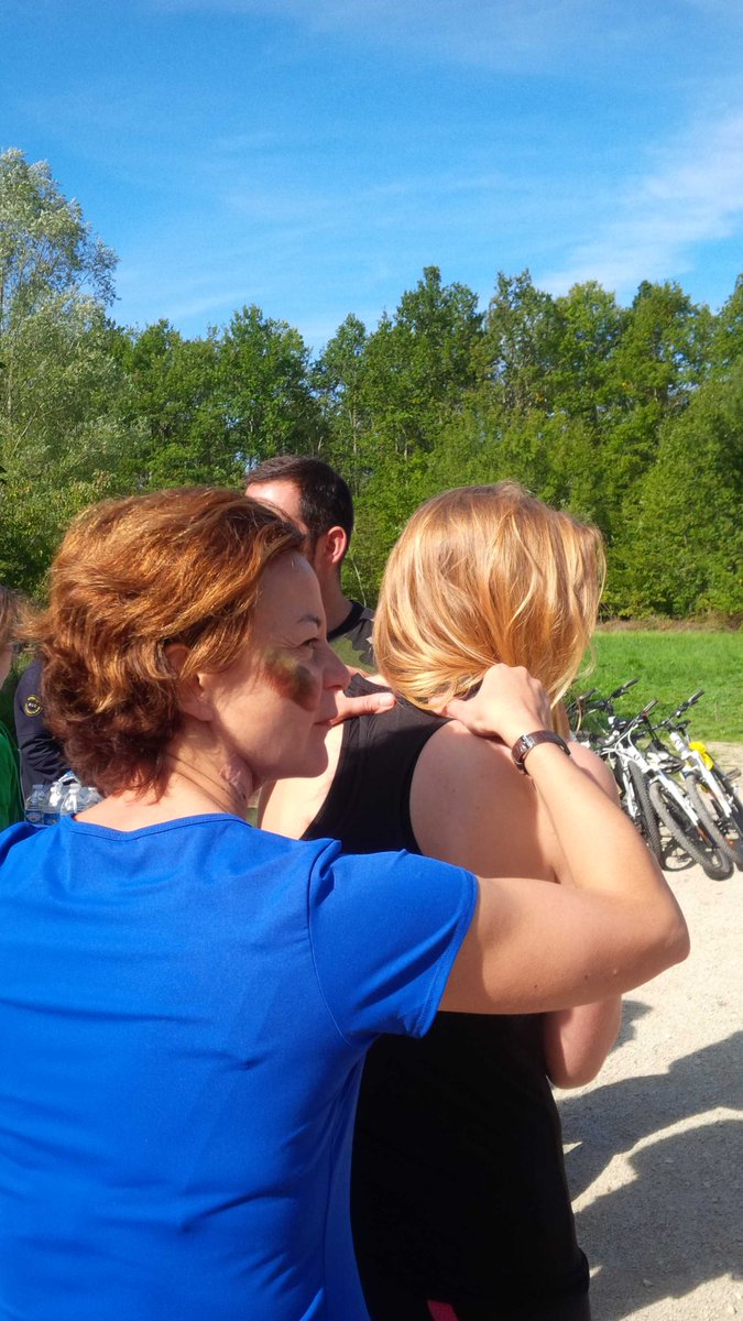 isabelleprige's tweet photo. Les #irreductiblespoulettes ont démontré leur #teamspirit pendant le #RaidEdR2015 http://t.co/Mg0xTSClyd