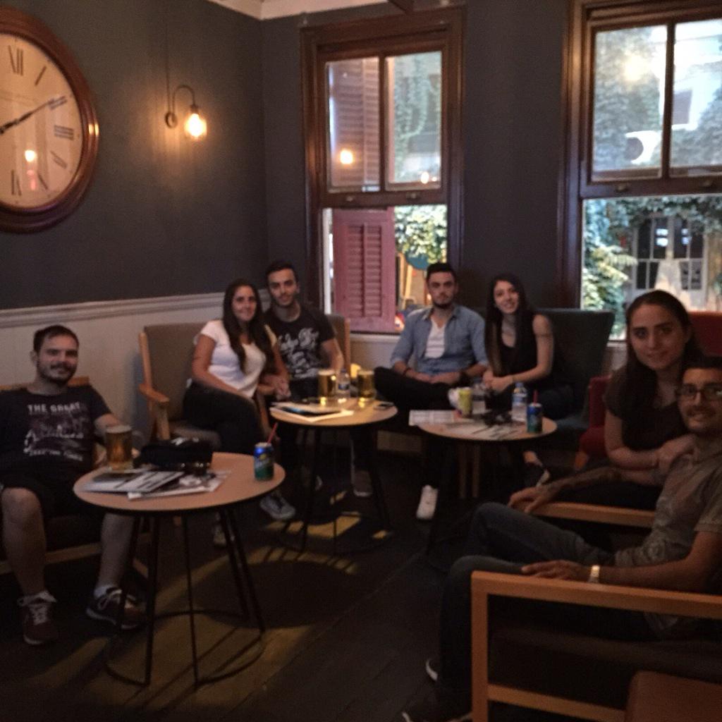BahaneLounge's tweet photo. Bahane Lounge'ta derbi keyfi :)

#kadıköy #maçkeyfi #maç #fenerbahçe #beşiktaş #futbol http://t.co/WNKrNZ9ztQ