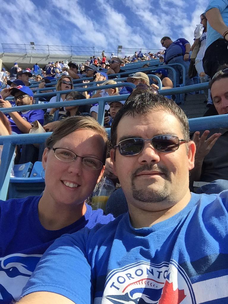 JohnPeters_JP's tweet photo. #COMETOGETHER #GOJAYSGO!!! @BLUEJAYS HAPPY 12TH ANNIVERSARY SHERRY. http://t.co/1NnSbufD2v