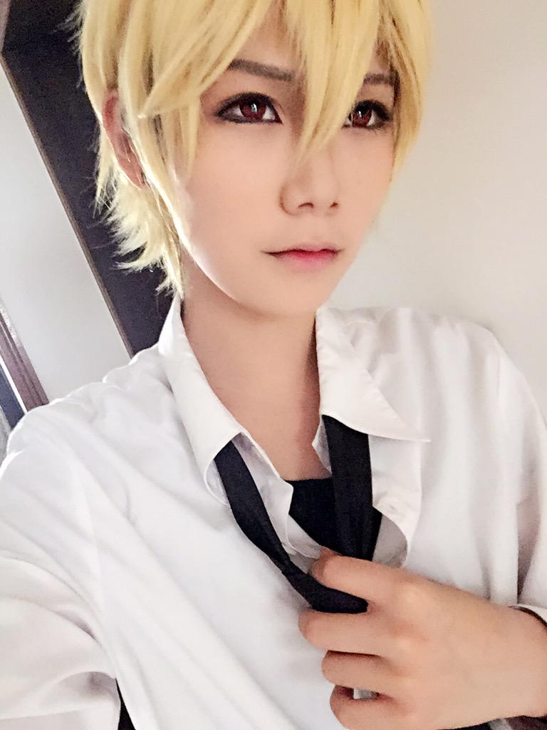 Natsume_yf's tweet photo. (￣▽￣) http://t.co/r9nE1G16Au