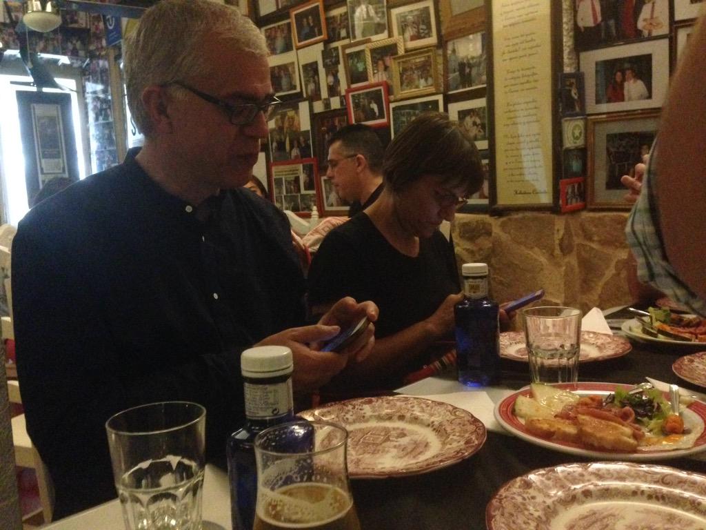 CuencaEnamora's tweet photo. Estamos en @BasilioCUENCA disfrutando junto a @alfredovela y familia y @sergio_cuesta #cuencaenamora http://t.co/uoHZlGzTzn