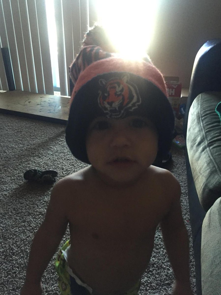 snofoxcoach's tweet photo. Getting ready for the game in Sioux Falls, SD #Bengals #Whodey #Cincyfootball http://t.co/VdLyHMiS9j