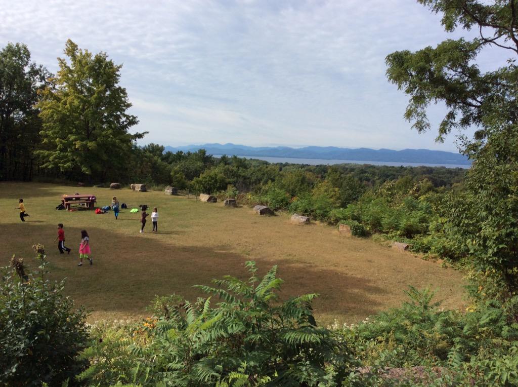 Petersonflynn's tweet photo. Friday field trip! #bsdvt #jjflynn #hikeforhunger http://t.co/KR50Kr2vn6