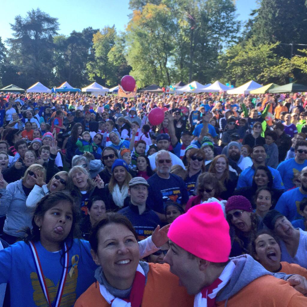 FSSeattle's tweet image. Amazing!! Over 2,000 here for @RunofHope. We reached over $2 Million for cancer @seattlechildren! #FSValues