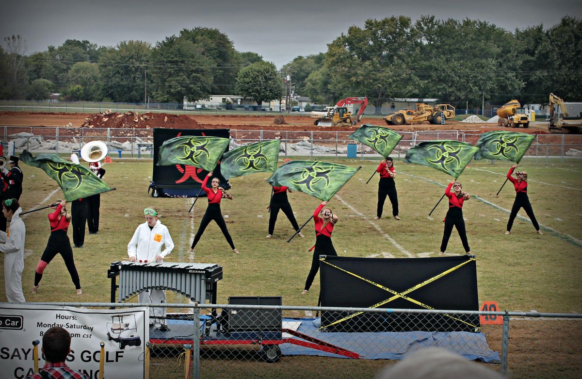 Auttyjane's tweet photo. What hard work looks like! Great job ECHS CG! @ECWildcatBand #ColorGuard #OutBreak2015 #MarchingBand #FierceInRed http://t.co/SLITywWlX9
