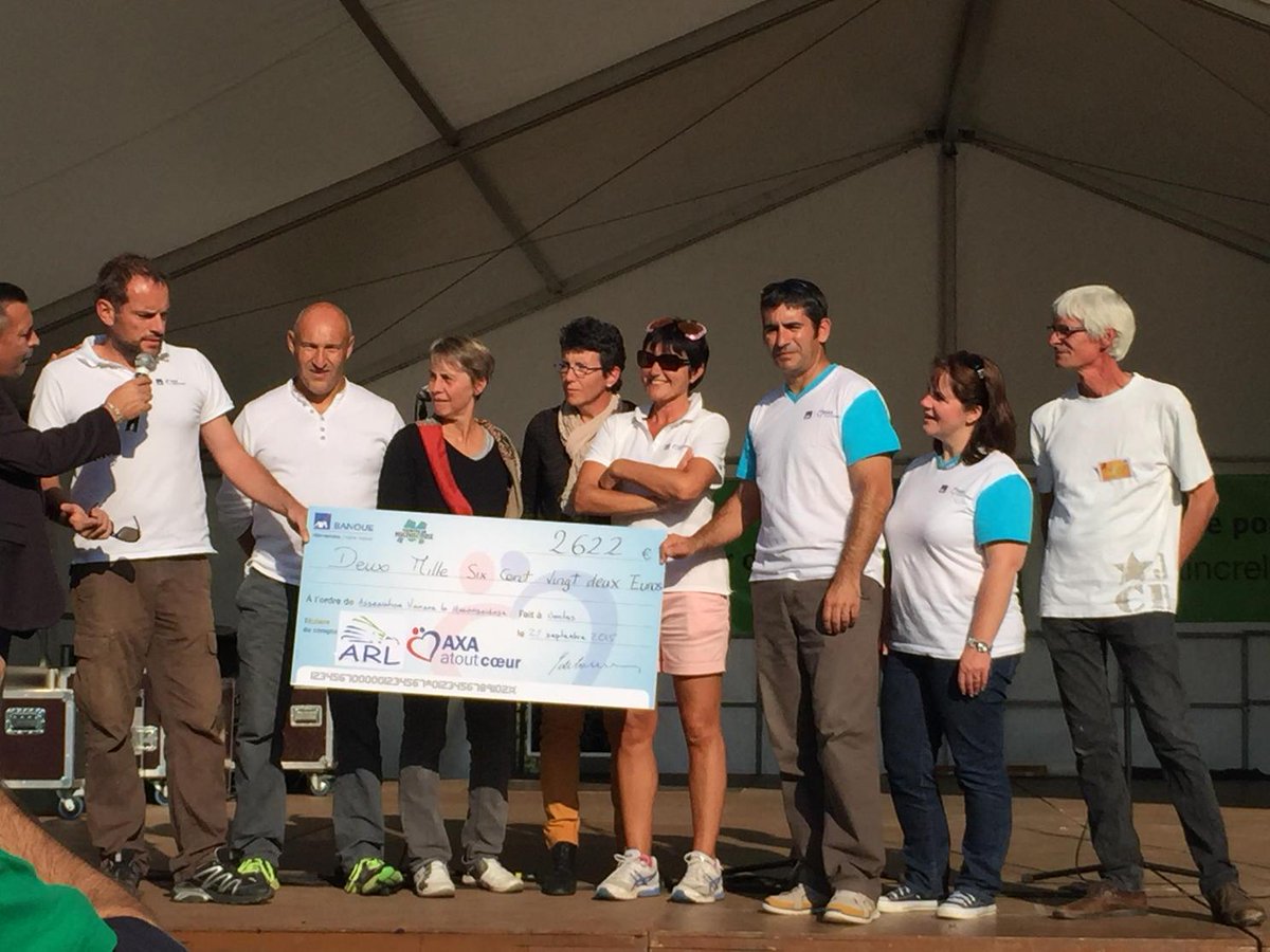 levergerferet's tweet photo. 24h solidaire badminton, 2622€ remis aux virades de l'espoir! #axaatoutcoeur #JDrouffe #FrancisECRE #catherinetreuil5 http://t.co/IvhP3wtIyY