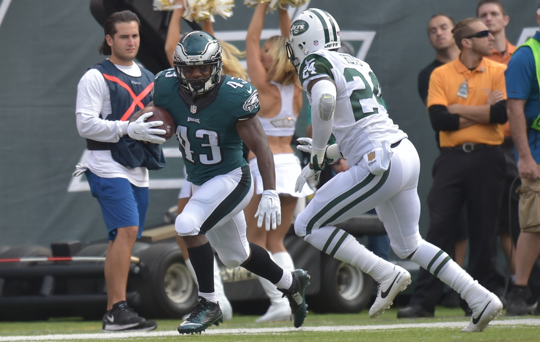 Eagles's tweet photo. Darren Sproles with a career-long 89-yard punt return for a TD, his third punt return TD as an Eagle. #🏈🚂💨 http://t.co/bvdklJ5wNW