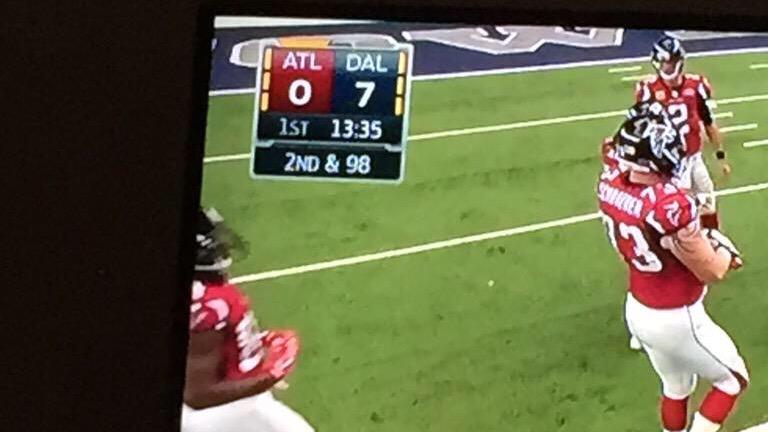 SomeonesAnIdiot's tweet photo. Whatever first down was, Atlanta probably shouldn't run that play ever again

(via @owen_robinson7) http://t.co/S0SJvGYD72