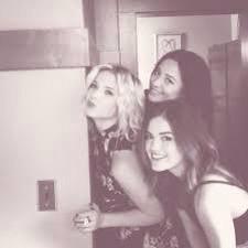 Blancoblue456's tweet photo. Happy Sunday   :😏♥️♦️@miss_jillyb #PLL @1katnipKatniss http://t.co/95MWu9wNh5