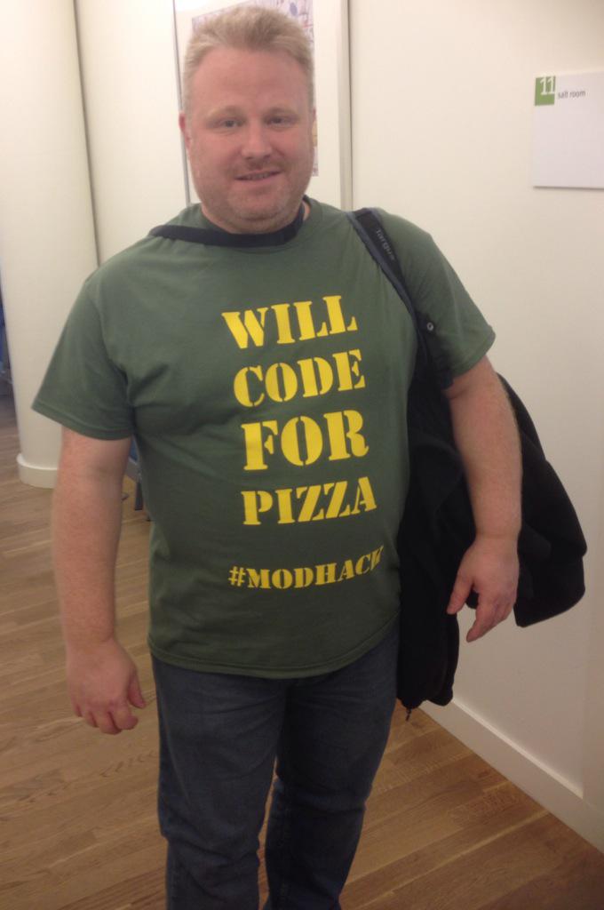 foggie_esp's tweet image. Rich Vaughan @xuvasi the spirit of #MODHack2015 @KTN_Creative @KTNUK_Maths @dstlmod @HackPartners @KTNUK_Defence