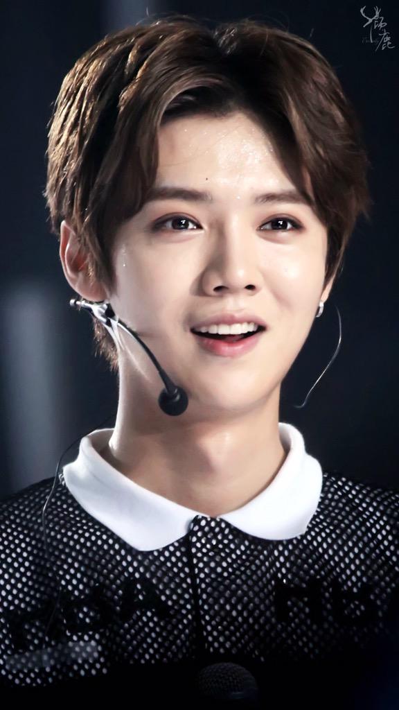 eternallydeer's tweet photo. #LuhanFirstMiniCon #LuhanReloaded #luhan 150925 鹿晗首唱会 倾鹿HD 3p http://t.co/FDeBVwFqXB