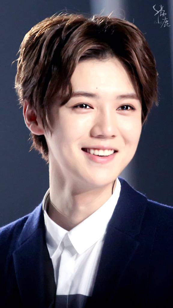 eternallydeer's tweet photo. #LuhanFirstMiniCon #LuhanReloaded #luhan 150925 鹿晗首唱会 倾鹿HD 3p http://t.co/FDeBVwFqXB