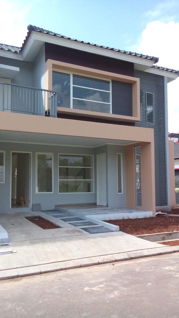 tomatixz's tweet photo. Rumah Daisy 120/148, harga nett mulai 1,7 M. KT 3+1, KM 3+1, bathtub di KM utama, kualitas prima. Minat? http://t.co/gV7V6WJfcN
