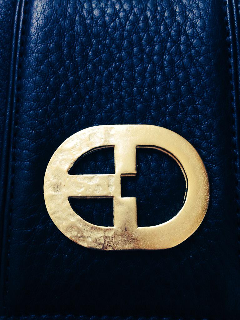 ElenaMurzello's tweet photo. Using my #classic #clutch @EllaDanla on this #Sunny #Sunday. #yvr #nyc #thelovelist http://t.co/NSt27z42Pe