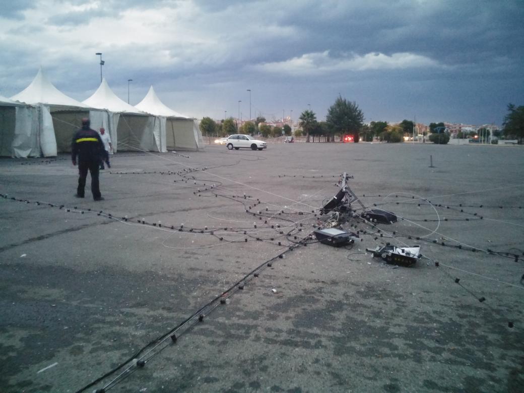 SEN_Murcia's tweet photo. ⚠Por seguridad la zona festera del jaraiz #BULLAS queda cerrada al público hasta nuevo aviso. @aytoBullas @PC_BULLAS⚠ http://t.co/EbVOXurKLR