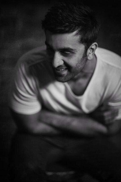 rasleen_grover's tweet photo. Iss smile mein arbo log fida hai !! Happy Birthday Ranbir Kapoor http://t.co/zG7x95PlMn