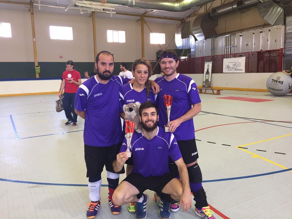 GuilleOctopus's tweet photo. El mejor equipo posible @Pakurro @Rocio1805 @pjaen y faltaban 2 @miriam_jaen @MichiSimon_ 
#LosMejoresDeEspaña http://t.co/Kk7qR3Ey1c