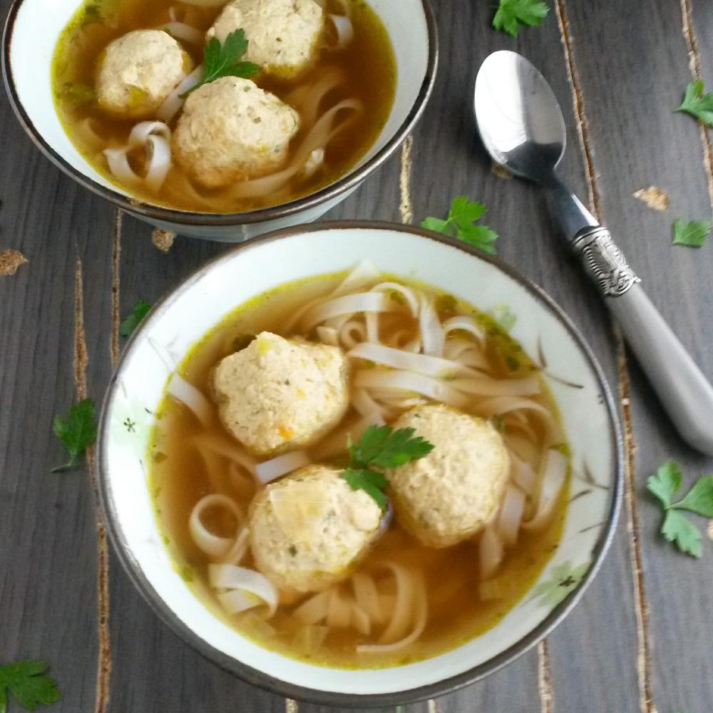 mykitchentreasu's tweet photo. Today's delicious lunch soup with chicken dumblings #delicious #soup #dumblings http://t.co/K8TCnAXAUH