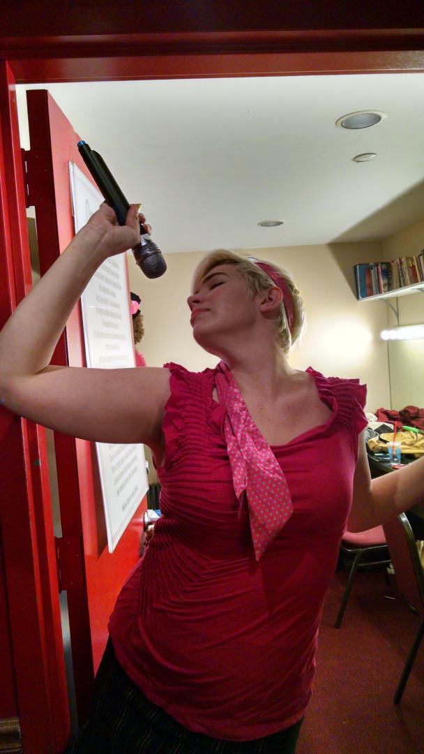 kapowigogo's tweet image. All hail @AmyjoJackson #letsgoruletheworld