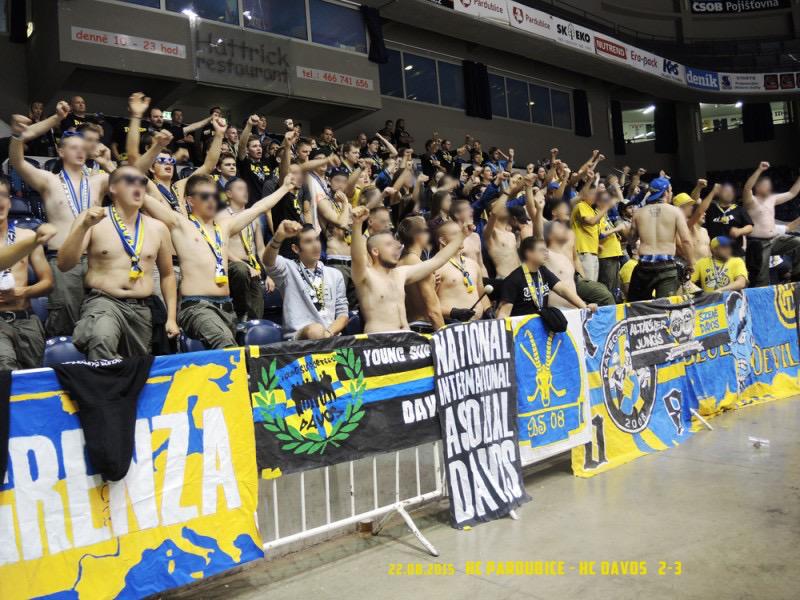 HOCKEYEURO's tweet photo. Fans of HC Davos (@HCD_News) away to HC Pardubice (@hcpce) in @championshockey 

#CzechRepublic #Switzerland #CHL http://t.co/8NHrfV92mj