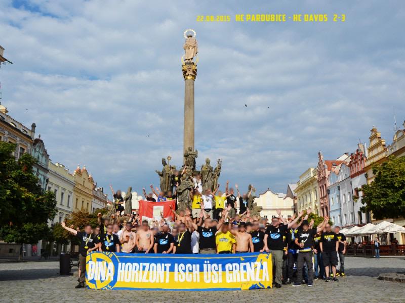 HOCKEYEURO's tweet photo. Fans of HC Davos (@HCD_News) away to HC Pardubice (@hcpce) in @championshockey 

#CzechRepublic #Switzerland #CHL http://t.co/8NHrfV92mj