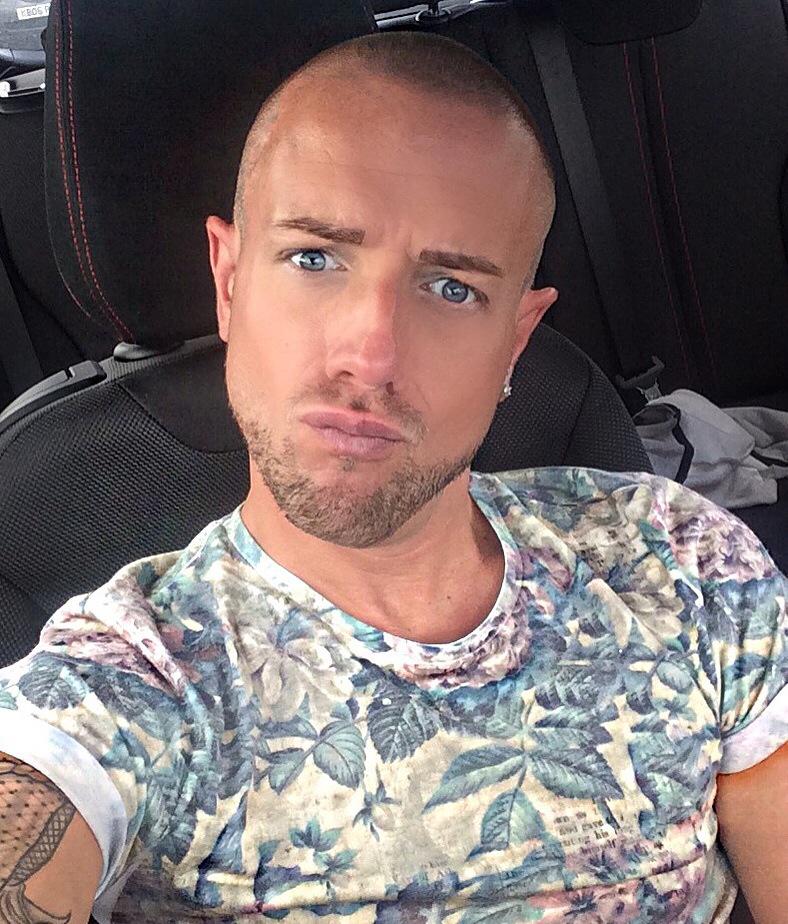 grantm83's tweet photo. So glad that 7hr drive is over 🚗 sick of the sight of the M6 @BMW #oneseries #roadtrip @StarbucksUK #tiredboy http://t.co/ySsWWgIjaj