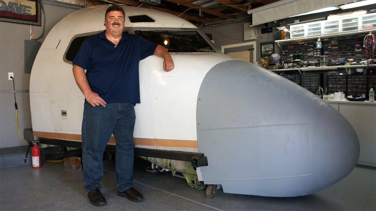 HamsterMSc's tweet photo. #boeing747 #Flight #Homemade Tour the Boeing 737 Flight Simulator Built in a Garage http://t.co/ObvNafu2pl http://t.co/SDY8EHDkOV