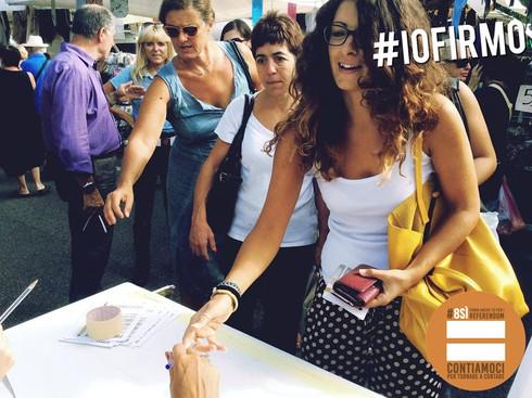 francescotom's tweet photo. Kudos a tutti gli spingitori di firme #battiquorum #referendum #8si #iofirmo @PossibileIt @civati @ellyesse http://t.co/C3EioHl6jB