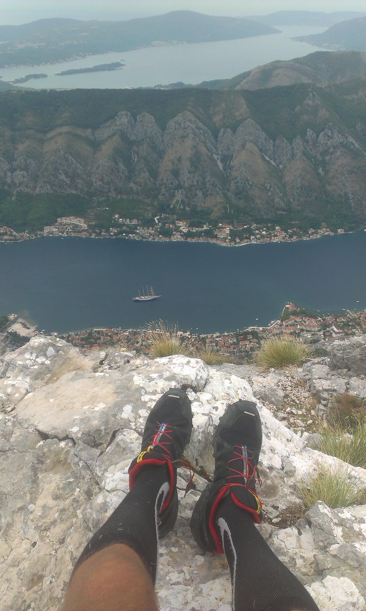 uros_zmija's tweet photo. Pozdrav iz #kotor sa vrha #pestingrad #montenegro #bokakotorska http://t.co/FJOdPNJM2T