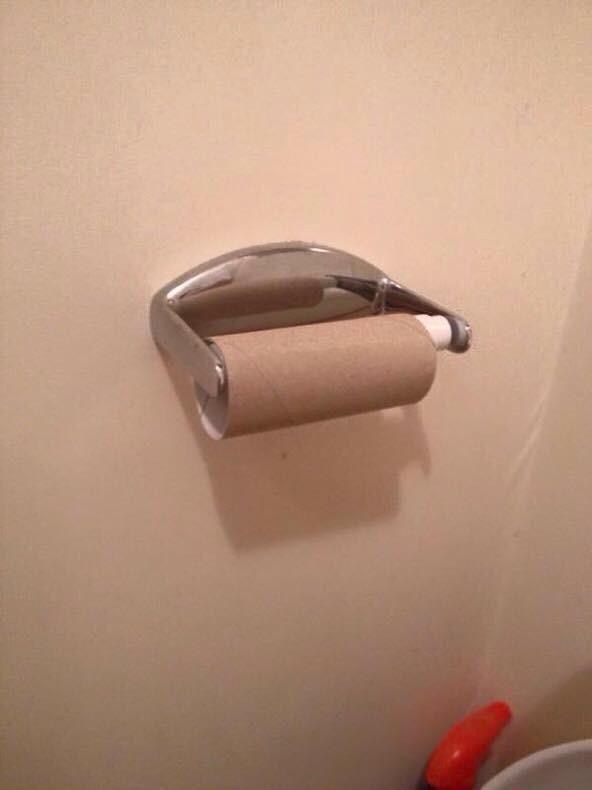 MejoresTwits's tweet photo. La verdadera razón por la cual se inventaron los hermanos 😂👌🏻 http://t.co/HSOrDZbHTp